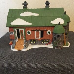 Department 56 New England Village “Pennsylvania Dutch Barn” Preowned